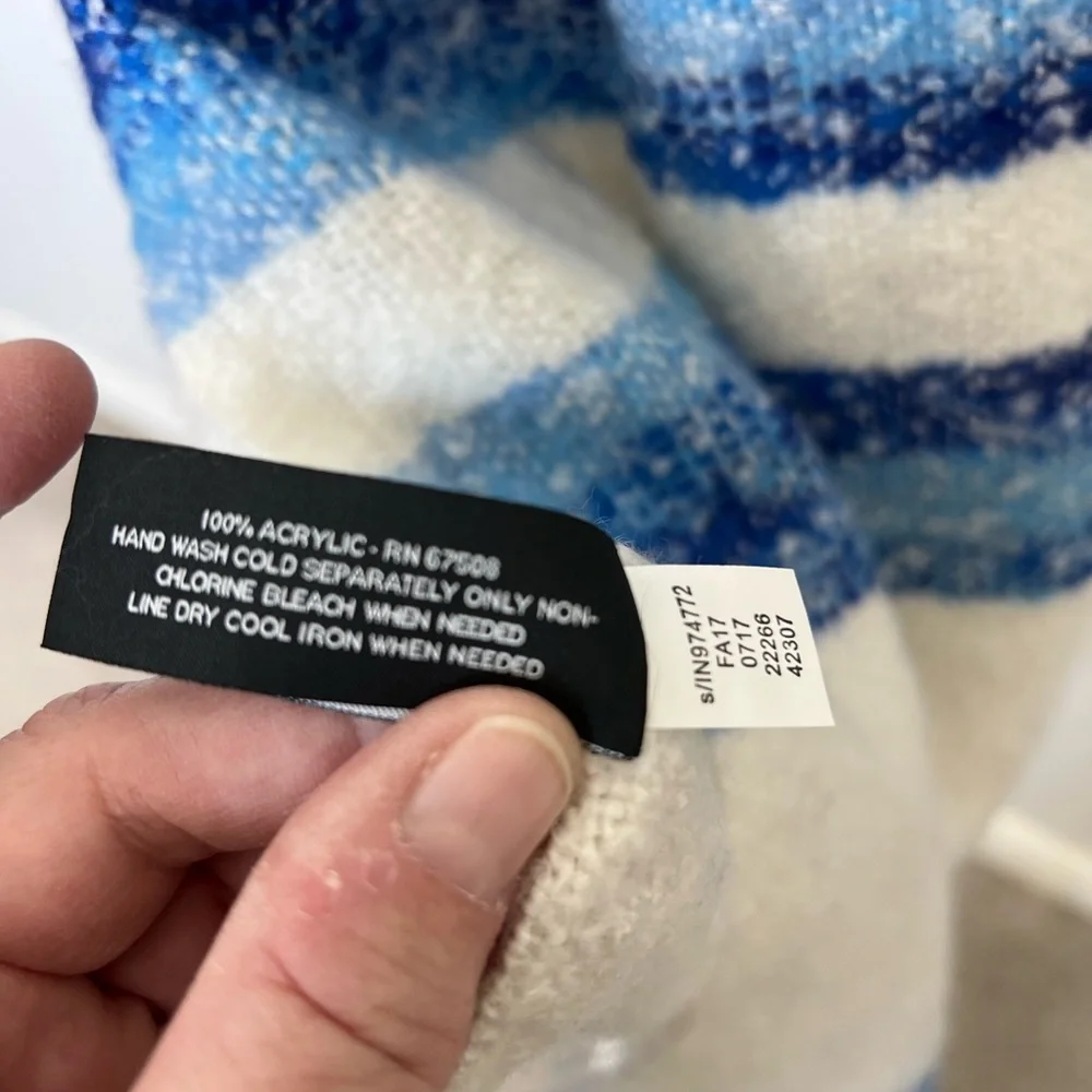 🍭 INC International Concepts Blue Knit Chenille Striped Blanket Wrap Scarf